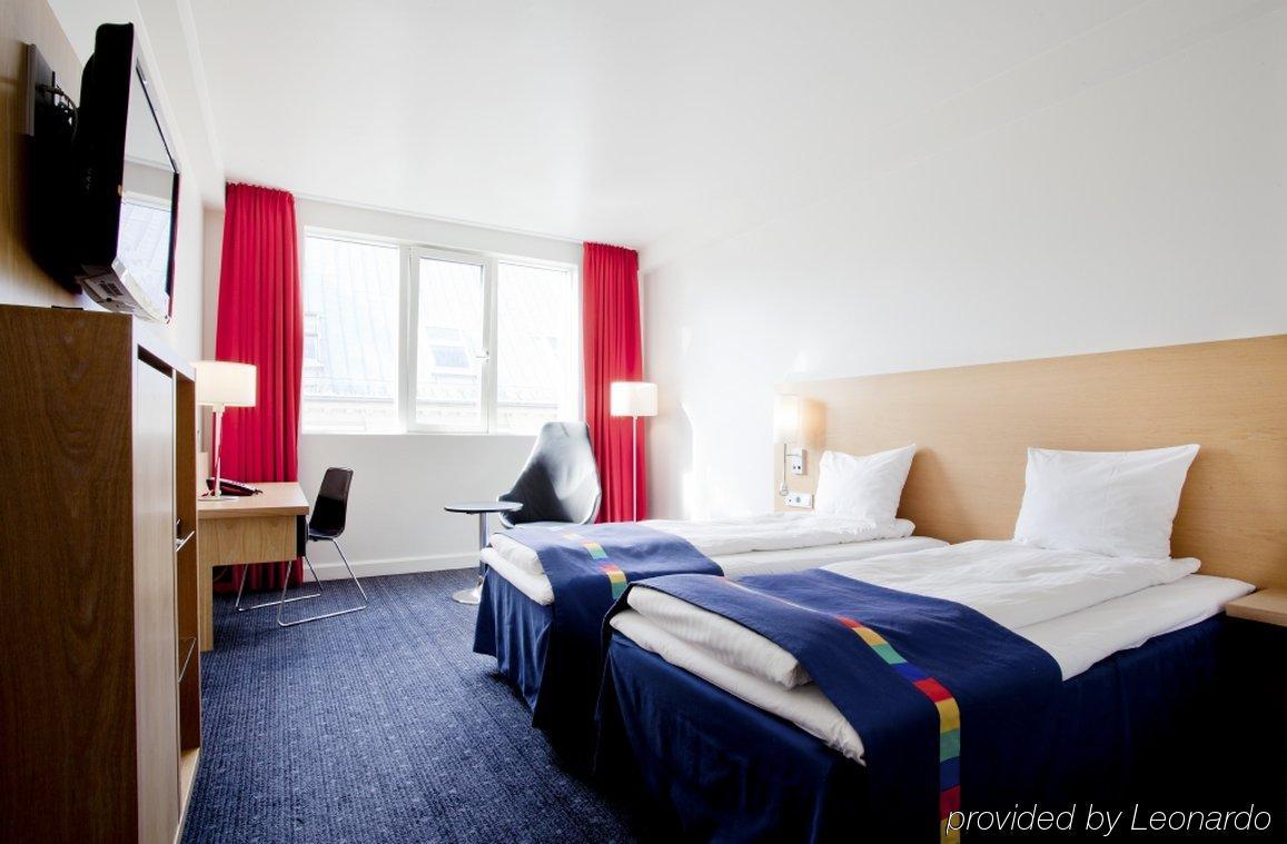 Hotel Radisson Red Centre, A Verified Net Zero