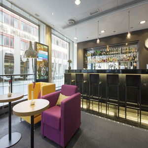 Radisson Red Centre Hotel